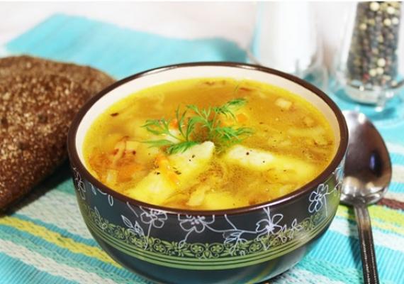 Puree potato soup with croutons